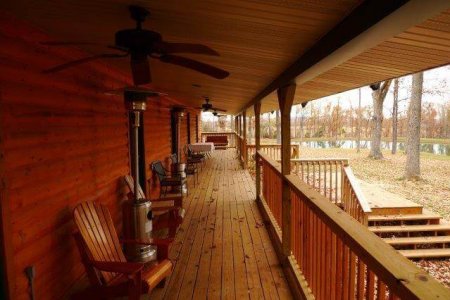 wta_1301_KQIO8Y_zzBackPorch-WingHaven