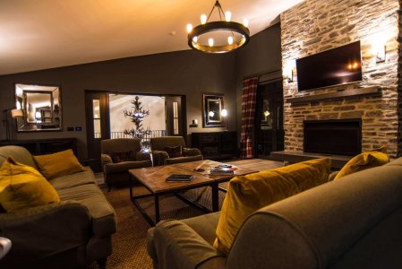 wta_1493_wta_1934_VYG_Venator_Lodge_Upstairs_sittingroom_2-scaled-1