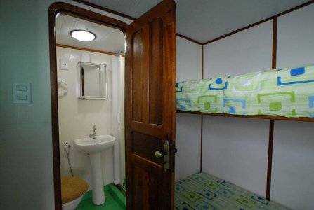 wta_1528_S955XP_BWEBathroom