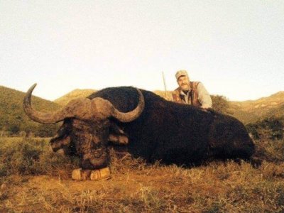 wta_1566_753DKF_Capebuffalohuntingmikeblowhiak(2)