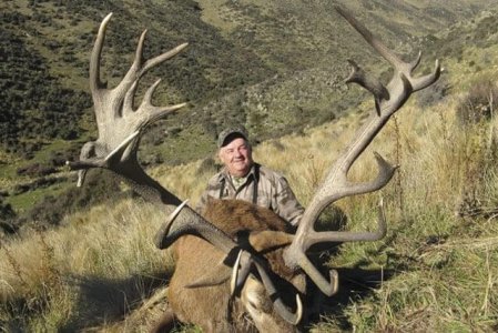 wta_1735_EZ53K9_RedStag2