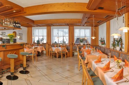 wta_2180_restaurant-01-gross