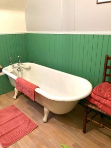 wta_2202_Bathroom