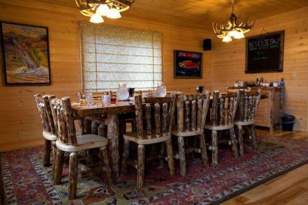 wta_684_3MAC46_dining