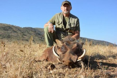 wta_736_SFN03U_huntinginNamibiastevemcfee4