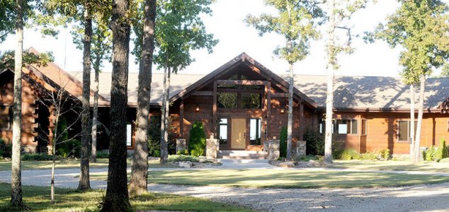 wta_863_W2FYIU_Around-the-lodge-Header