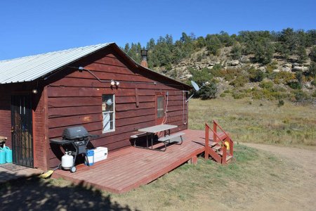 wta_948_68M5BO_porch